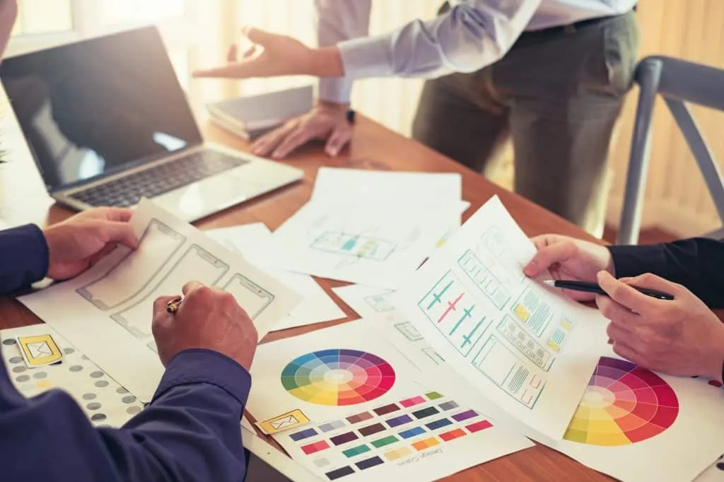 Discover the ultimate platform in 2024 for your site: Wix or Shopify? Make the right choice for your online success!